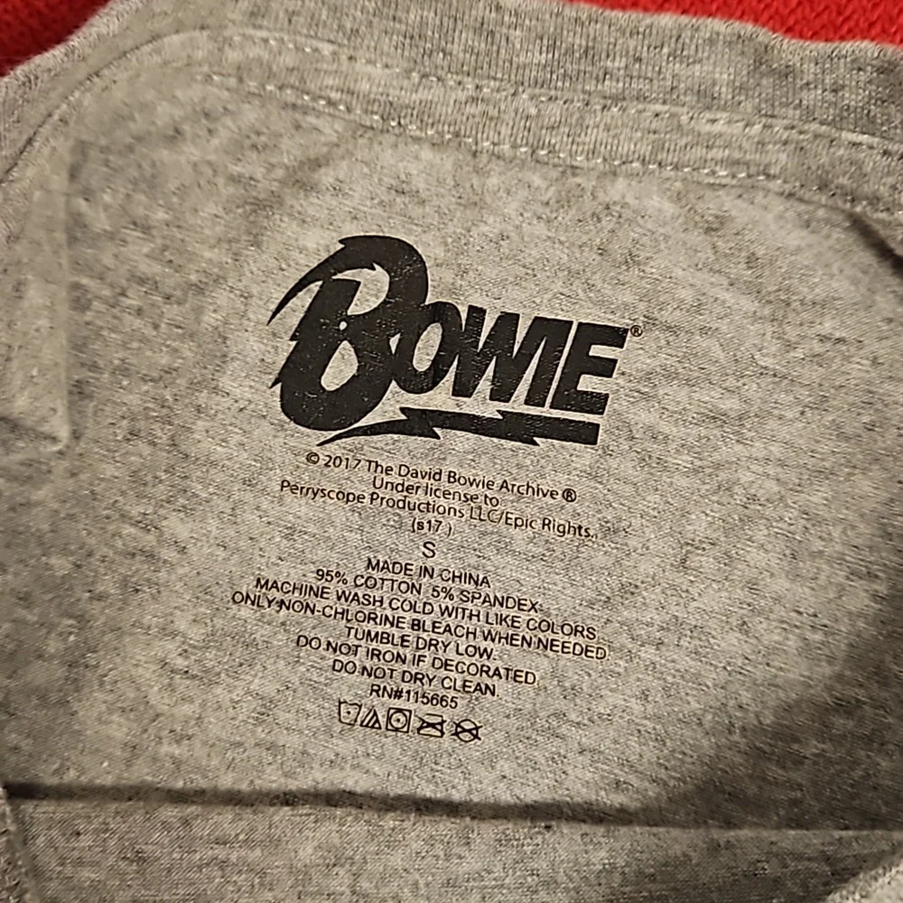 David Bowie distressed gray short sleeve graphic tee Small Ziggy Stardust - Picture 7 of 7